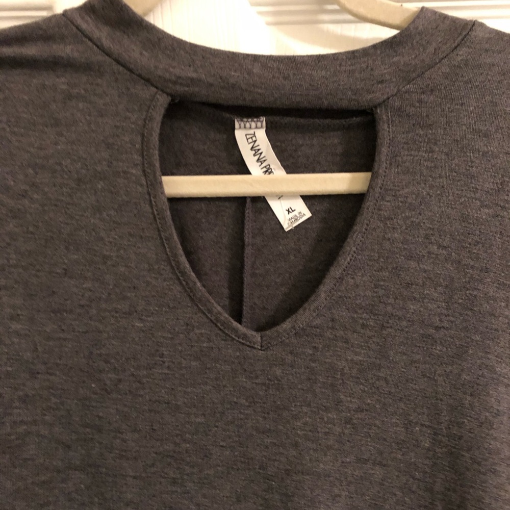 Keyhole Neck Tunic - Picture 2 of 4